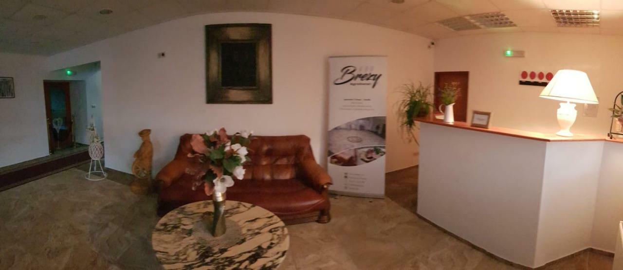 Agrohotel Tri Brezy Hrustin Exterior photo